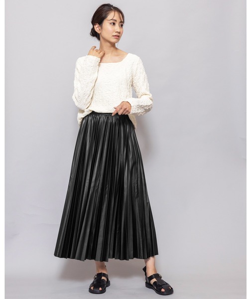 mili an deni（ミリアンデニ）の「フェイクレザープリーツマキシスカート（スカート・レディース・アッシュグレー/ブラック/ブルー/アイボリー・M）」の12枚目の写真