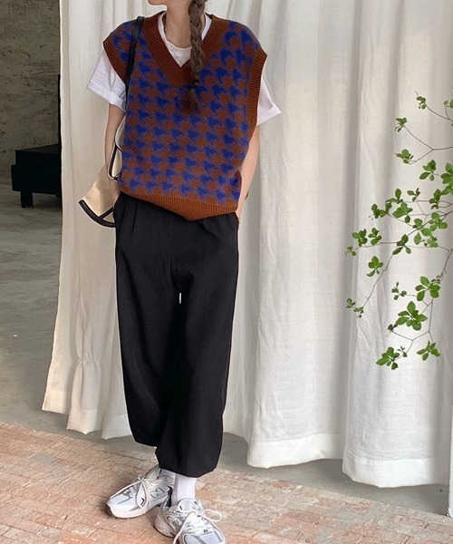 DAY CLOSET(デイ クローゼット)の「レディース 千鳥格子ドロップショルダーニットベスト(ベスト・レディース・ホワイト/ライトブルー/ブラック/ブラウン・ONE SIZE)」の6枚目の写真