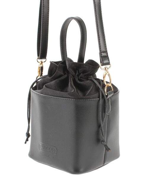 LAGUNAMOON(ラグナムーン)の「【OUTDOOR】フェイクレザー巾着バッグ(ハンドバッグ・レディース・ブラック/アイボリー・FREE)」の21枚目の写真