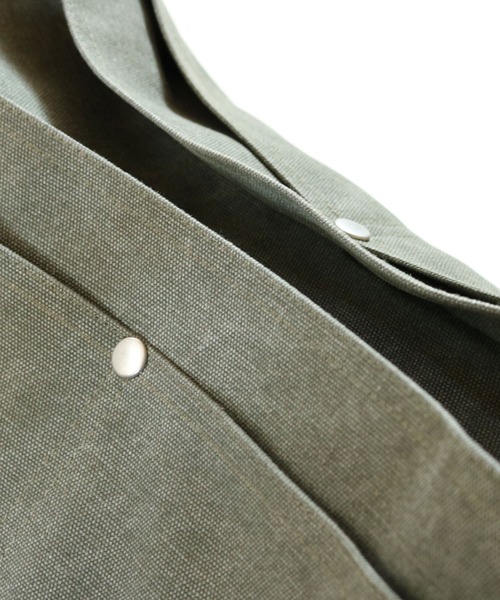 MAKE UP(メイクアップ)の「MAKE UP アースカラー帆布 ショルダーL(ショルダーバッグ・メンズ・ネイビー/ブラウン/オフホワイト/ブルー/ダークグレー・FREE)」の7枚目の写真