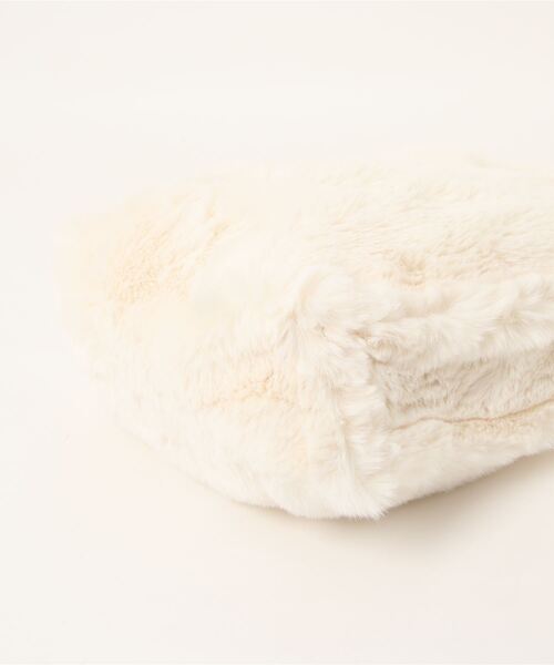 Opinion korean town（オピニオン コリアン タウン）の「fake fur shopping bag（ハンドバッグ・レディース・ホワイト/ブラック/グレー/マスタード/スモークピンク・FREE）」の12枚目の写真