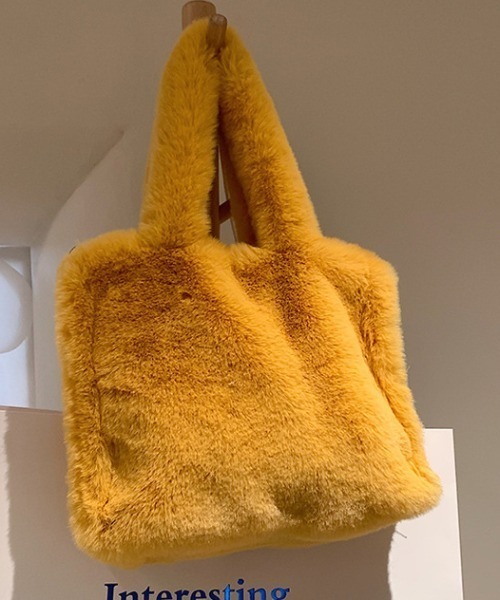 Opinion korean town（オピニオン コリアン タウン）の「fake fur shopping bag（ハンドバッグ・レディース・ホワイト/ブラック/グレー/マスタード/スモークピンク・FREE）」の21枚目の写真