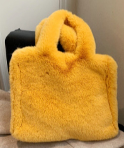 Opinion korean town（オピニオン コリアン タウン）の「fake fur shopping bag（ハンドバッグ・レディース・ホワイト/ブラック/グレー/マスタード/スモークピンク・FREE）」の19枚目の写真