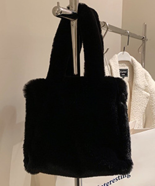 Opinion korean town（オピニオン コリアン タウン）の「fake fur shopping bag（ハンドバッグ・レディース・ホワイト/ブラック/グレー/マスタード/スモークピンク・FREE）」の17枚目の写真