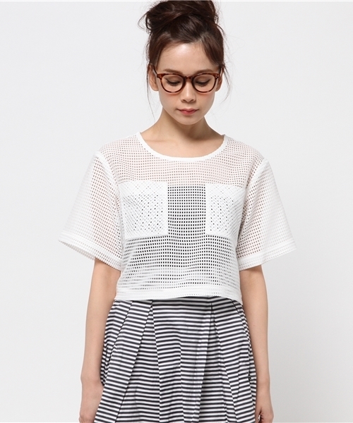 Ray BEAMS（レイビームス）の「Ray BEAMS / スクエアメッシュ クロップドプルオーバー（シャツ/ブラウス・レディース・ホワイト/ネイビー・ONE SIZE）」の6枚目の写真