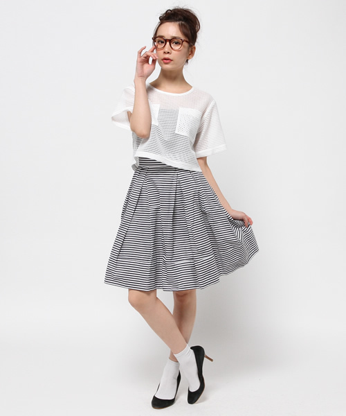 Ray BEAMS（レイビームス）の「Ray BEAMS / スクエアメッシュ クロップドプルオーバー（シャツ/ブラウス・レディース・ホワイト/ネイビー・ONE SIZE）」の9枚目の写真