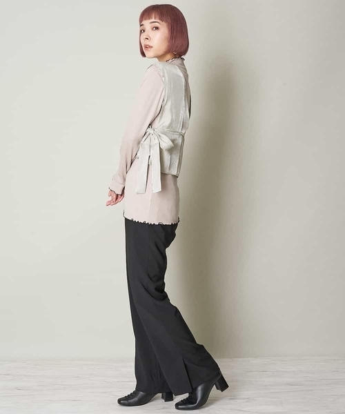 A de a.v.v（アードアー・ヴェ・ヴェ）の「ラメベスト×ハイネックカットソー（Tシャツ/カットソー・レディース・アイボリー/ブラック/ライトピンク・39）」の8枚目の写真