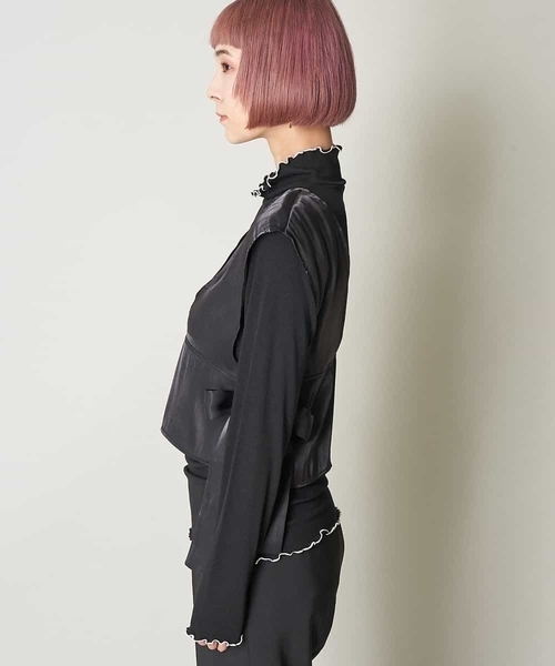 A de a.v.v（アードアー・ヴェ・ヴェ）の「ラメベスト×ハイネックカットソー（Tシャツ/カットソー・レディース・アイボリー/ブラック/ライトピンク・39）」の9枚目の写真