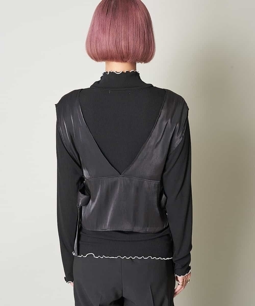 A de a.v.v（アードアー・ヴェ・ヴェ）の「ラメベスト×ハイネックカットソー（Tシャツ/カットソー・レディース・アイボリー/ブラック/ライトピンク・39）」の10枚目の写真