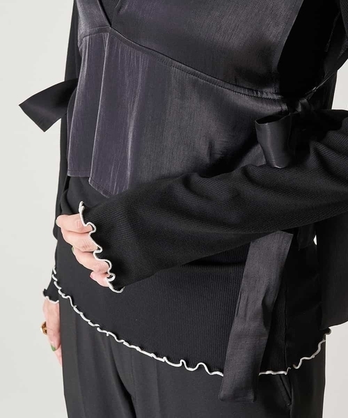 A de a.v.v（アードアー・ヴェ・ヴェ）の「ラメベスト×ハイネックカットソー（Tシャツ/カットソー・レディース・アイボリー/ブラック/ライトピンク・39）」の12枚目の写真