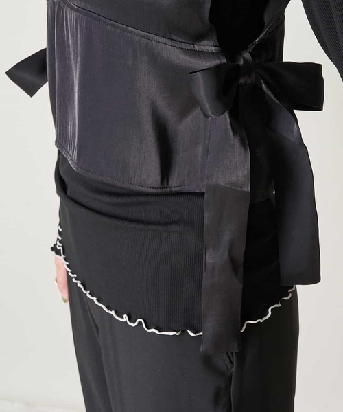 A de a.v.v（アードアー・ヴェ・ヴェ）の「ラメベスト×ハイネックカットソー（Tシャツ/カットソー・レディース・アイボリー/ブラック/ライトピンク・39）」の13枚目の写真