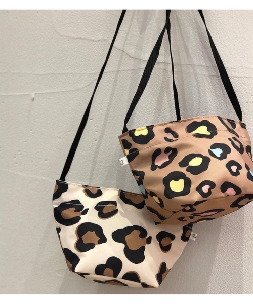nina mew（ニーナミュウ）の「ヒョウ柄ミニポシェット（ショルダーバッグ・レディース・ブラウン/マルチ・ﾌﾘ-）」の5枚目の写真