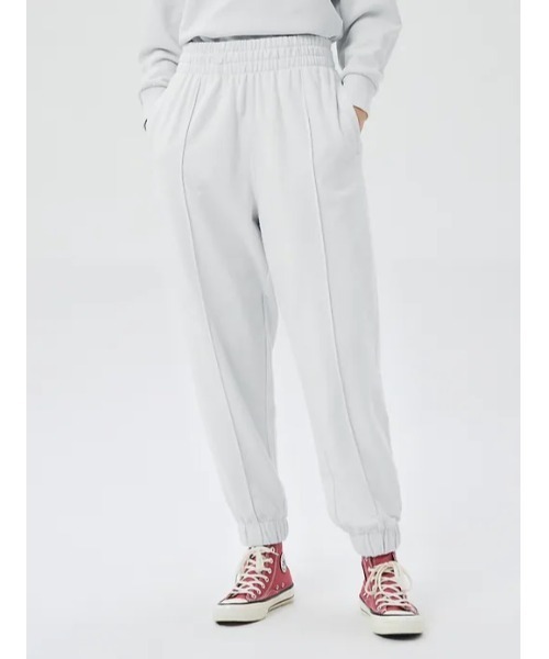 GAP（ギャップ）の「ハイライズ バレル ジョガーパンツ（スウェットパンツ・レディース・ブラック/ブラウン/グレー/オフホワイト/ピンク・S/M/L/XS/XXS）」の2枚目の写真