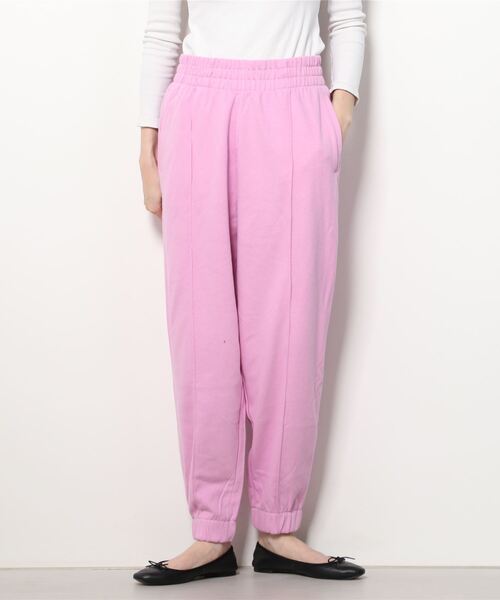 GAP（ギャップ）の「ハイライズ バレル ジョガーパンツ（スウェットパンツ・レディース・ブラック/ブラウン/グレー/オフホワイト/ピンク・S/M/L/XS/XXS）」の5枚目の写真