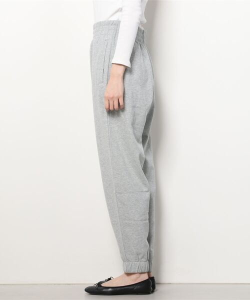 GAP（ギャップ）の「ハイライズ バレル ジョガーパンツ（スウェットパンツ・レディース・ブラック/ブラウン/グレー/オフホワイト/ピンク・S/M/L/XS/XXS）」の7枚目の写真