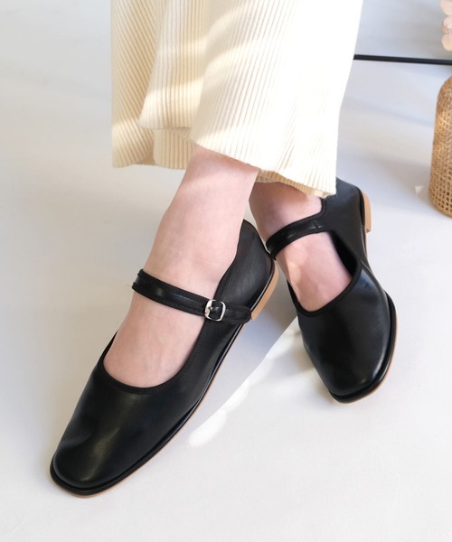 AmiAmi（アミアミ）の「カンフーシューズ/ストラップパンプス/バレエシューズ（バレエシューズ・レディース・ブラック/アイボリー/ゼブラ・LL/S/M/L）」の3枚目の写真