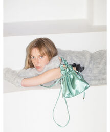 Ray BEAMS | Ray BEAMS / サテン 巾着 ミニ バッグ(メッセンジャーバッグ)