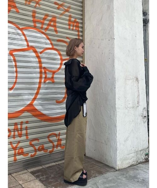 EMODA（エモダ）の「エアリールーズシャツ（シャツ/ブラウス・レディース・ホワイト/ブラック/その他/グレー・FREE）」の21枚目の写真