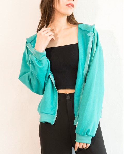 Alite cloth(アリーテクロス)の「ショート丈フルジップパーカー(パーカー・レディース・ホワイト/チャコールグレー/ライトグレー/ブラック/サックスブルー/ピンク/グリーン/ライトグリーン・FREE)」の6枚目の写真