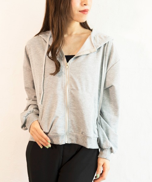 Alite cloth(アリーテクロス)の「ショート丈フルジップパーカー(パーカー・レディース・ホワイト/チャコールグレー/ライトグレー/ブラック/サックスブルー/ピンク/グリーン/ライトグリーン・FREE)」の5枚目の写真