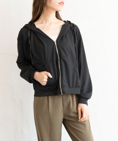 Alite cloth(アリーテクロス)の「ショート丈フルジップパーカー(パーカー・レディース・ホワイト/チャコールグレー/ライトグレー/ブラック/サックスブルー/ピンク/グリーン/ライトグリーン・FREE)」の3枚目の写真