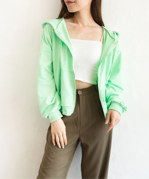 Alite cloth(アリーテクロス)の「ショート丈フルジップパーカー(パーカー・レディース・ホワイト/チャコールグレー/ライトグレー/ブラック/サックスブルー/ピンク/グリーン/ライトグリーン・FREE)」の22枚目の写真