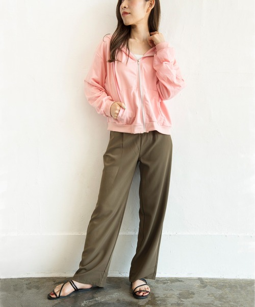 Alite cloth(アリーテクロス)の「ショート丈フルジップパーカー(パーカー・レディース・ホワイト/チャコールグレー/ライトグレー/ブラック/サックスブルー/ピンク/グリーン/ライトグリーン・FREE)」の13枚目の写真
