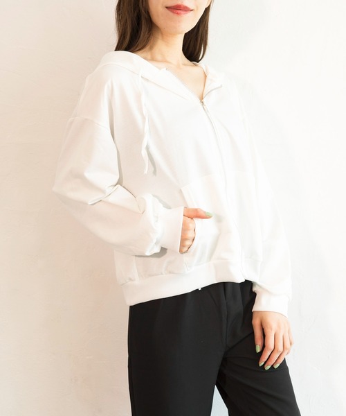 Alite cloth(アリーテクロス)の「ショート丈フルジップパーカー(パーカー・レディース・ホワイト/チャコールグレー/ライトグレー/ブラック/サックスブルー/ピンク/グリーン/ライトグリーン・FREE)」の12枚目の写真