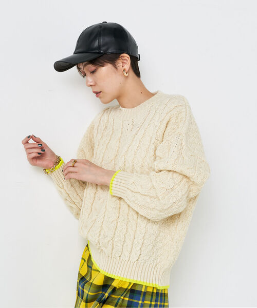 NOLLEY’S（ノーリーズ）の「◇【WEB限定カラーあり】【OLDDERBY KNITWEAR】別注アランケーブル配色プルオーバーニット（ニット/セーター・レディース・チャコールグレー/ライトブルー/ブラウン/オフホワイト・FREE）」の21枚目の写真