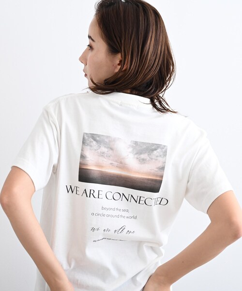 INDIVI(インディヴィ)の「【WORLD for the World】バックプリント フォトTシャツ(Tシャツ/カットソー・レディース・ホワイト・38/05/13)」の1枚目の写真