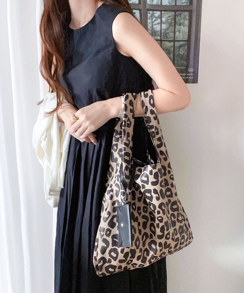 mily bilet(ミウィビレット)の「シンプルが使いやすい。2wayICカードケース付きヴィーガンレザートートバッグ(トートバッグ・レディース・ホワイト/ブラック/シルバー/レオパード・ONE SIZE)」の14枚目の写真