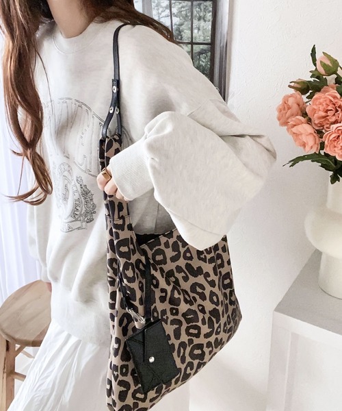 mily bilet(ミウィビレット)の「シンプルが使いやすい。2wayICカードケース付きヴィーガンレザートートバッグ(トートバッグ・レディース・ホワイト/ブラック/シルバー/レオパード・ONE SIZE)」の10枚目の写真