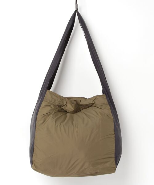 KEEN(キーン)の「KHT RECYCLE SHOULDER BAG III / ケーエイチティー リサイクル ショルダー バッグ スリー(エコバッグ/サブバッグ・メンズ・ダークオリーブ・OS)」の2枚目の写真
