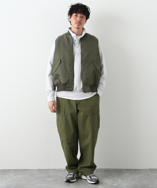 B.C STOCK（ベーセーストック）の「MA-1 ミリタリーベスト（ブルゾン・メンズ・ブラック/カーキ・MEDIUM/LARGE）」の16枚目の写真