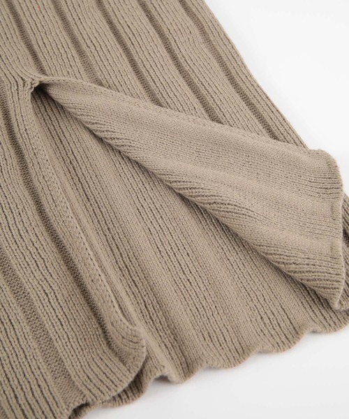 titivate(ティティベイト)の「Iラインリブニットスカート(スカート・レディース・チャコール/グレイッシュベージュ/レッド/ブラック・S/L/M)」の17枚目の写真