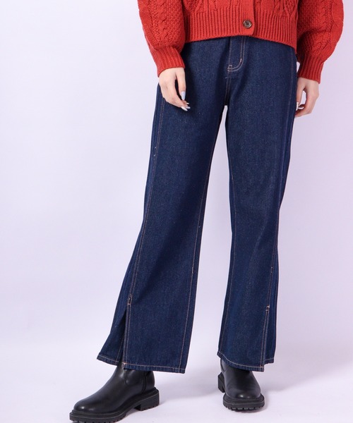 attiree(アティレー)の「attiree デニム 裾スリットパンツ(デニムパンツ・レディース・ブルー/インディゴブルー・S/M/L/XS)」の1枚目の写真