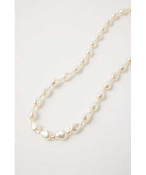 MOUSSY（マウジー）の「【HOLIDAY COLLECTION】WRAP LIKE F／PEARL ネックレス（ネックレス・レディース・オフホワイト・FREE）」の5枚目の写真