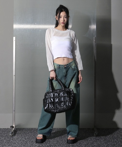 FOLLOWIN（フォロウィン）の「メタリックダウン2WAYバッグ（ショルダーバッグ・レディース・シルバー/ブラック/ゴールド・ONE SIZE）」の4枚目の写真