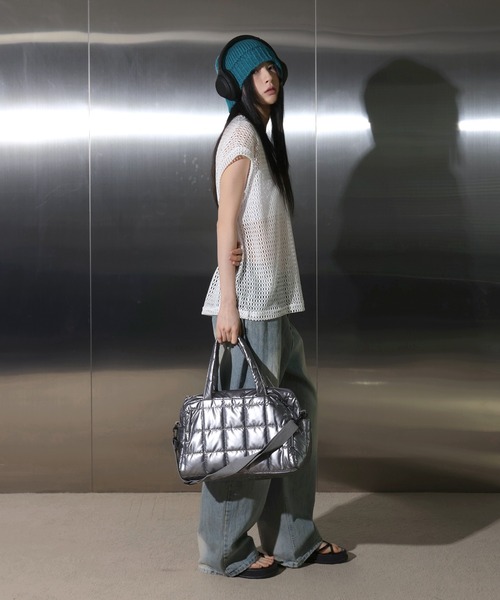 FOLLOWIN（フォロウィン）の「メタリックダウン2WAYバッグ（ショルダーバッグ・レディース・シルバー/ブラック/ゴールド・ONE SIZE）」の9枚目の写真