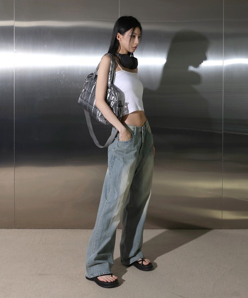 FOLLOWIN（フォロウィン）の「メタリックダウン2WAYバッグ（ショルダーバッグ・レディース・シルバー/ブラック/ゴールド・ONE SIZE）」の14枚目の写真