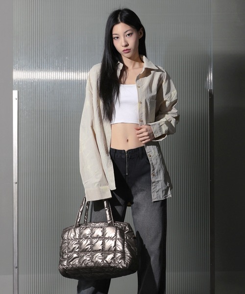 FOLLOWIN（フォロウィン）の「メタリックダウン2WAYバッグ（ショルダーバッグ・レディース・シルバー/ブラック/ゴールド・ONE SIZE）」の17枚目の写真