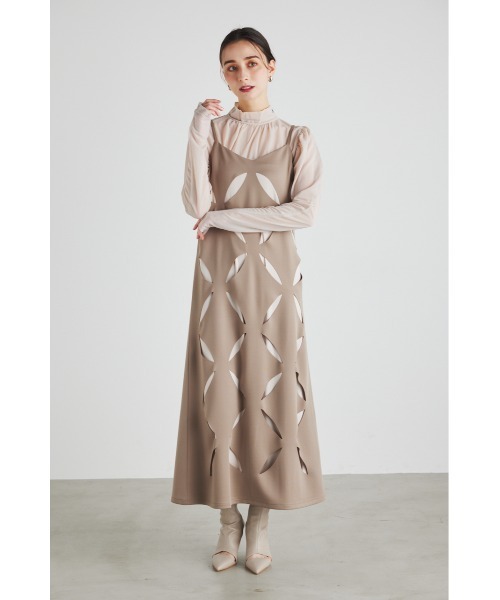 rienda（リエンダ）の「スランティングスリットキャミワンピース（ワンピース・レディース・イエロー/ダークグレー/ベージュ・FREE）」の10枚目の写真