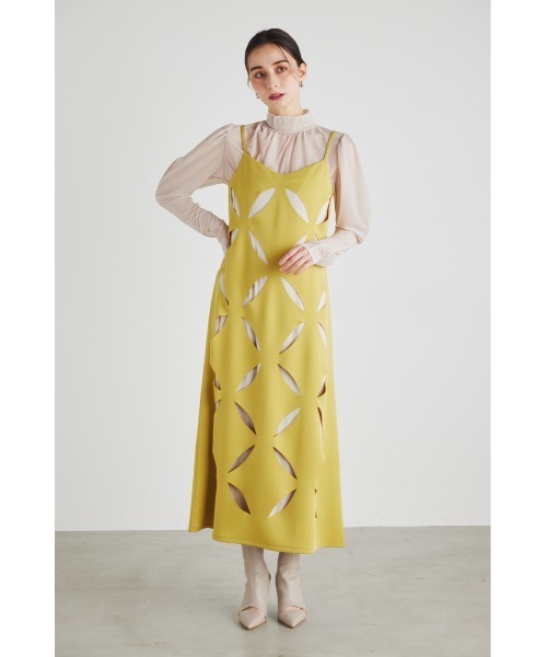 rienda（リエンダ）の「スランティングスリットキャミワンピース（ワンピース・レディース・イエロー/ダークグレー/ベージュ・FREE）」の4枚目の写真