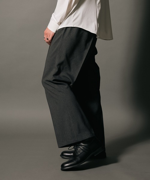 UNIIT(ユニット)の「【UNIIT/ユニット】 ワイドシルエット ワイドパンツ センタープレス イージーパンツ 韓国ファッション モードファッション キレイ目 ウエストゴム(その他パンツ・メンズ・チャコールグレー/ベージュ/ブラック・SMALL/MEDIUM/LARGE/X-LARGE)」の2枚目の写真