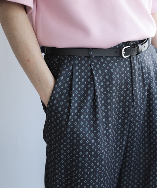 SENSE OF PLACE by URBAN RESEARCH（センスオブプレイスバイアーバンリサーチ）の「『セットアップ対応』『イージーケア』コモンガラダブルタックワイドスラックス（スラックス・メンズ・ブラック/ライトカーキ/ライトベージュ・SMALL/MEDIUM/LARGE）」の2枚目の写真