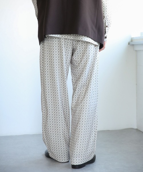 SENSE OF PLACE by URBAN RESEARCH（センスオブプレイスバイアーバンリサーチ）の「『セットアップ対応』『イージーケア』コモンガラダブルタックワイドスラックス（スラックス・メンズ・ブラック/ライトカーキ/ライトベージュ・SMALL/MEDIUM/LARGE）」の10枚目の写真