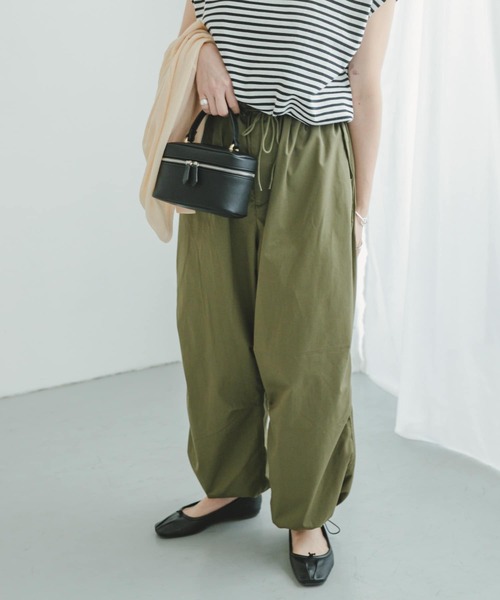 ITEMS URBANRESEARCH（アイテムズ アーバンリサーチ）の「ルーズシルエット スノーパンツ（カーゴパンツ・メンズ・カーキ/ブラック・FREE）」の2枚目の写真