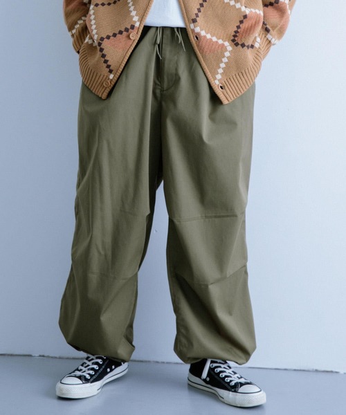 ITEMS URBANRESEARCH（アイテムズ アーバンリサーチ）の「ルーズシルエット スノーパンツ（カーゴパンツ・メンズ・カーキ/ブラック・FREE）」の18枚目の写真