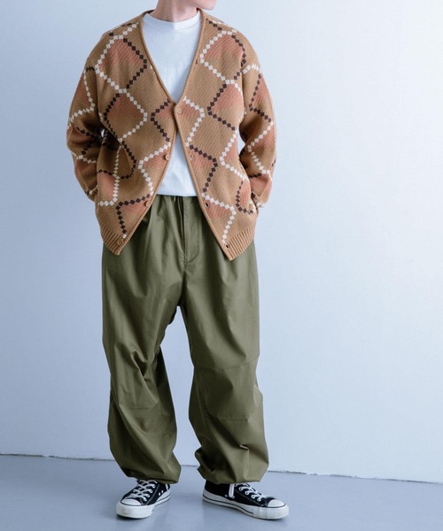 ITEMS URBANRESEARCH（アイテムズ アーバンリサーチ）の「ルーズシルエット スノーパンツ（カーゴパンツ・メンズ・カーキ/ブラック・FREE）」の21枚目の写真