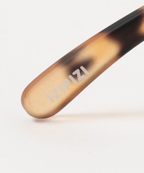 BRILLA per il gusto(ブリッラペルイルグースト)の「IZIPIZI / ラウンドフレーム リーディンググラス(メガネ・メンズ・レッド/グリーン/ベージュ/ネイビー・1.5/2.5/2.0/1.0)」の9枚目の写真